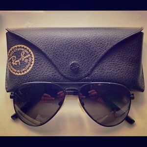 Ray-Ban Accessories - Black Aviator Ray Ban’s Ray-Ban Accessories - Black Aviator Ray Ban’s